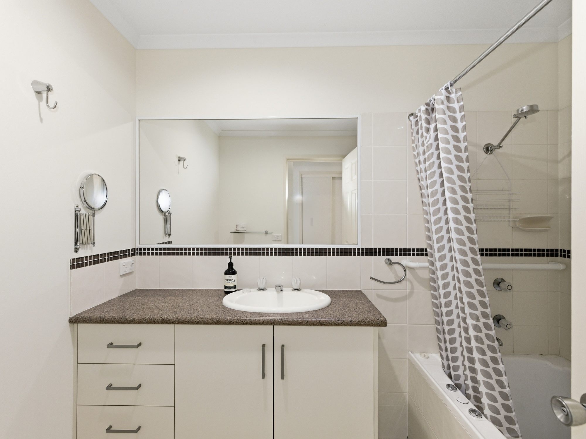 009 Open2view ID1001720 132 48 80 Settlement Road