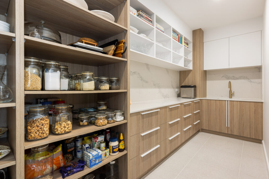 12 La Quinta Blvd 149 24 Pantry Anna Edwards