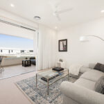 12 La Quinta Blvd 30 17 Bed 2