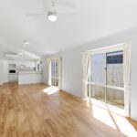 4 H17 dining Caroline Wright