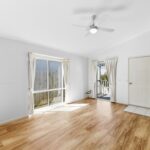 5 H17 living Caroline Wright