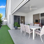 BB 114 ALFRESCO Jules Ann Hedge