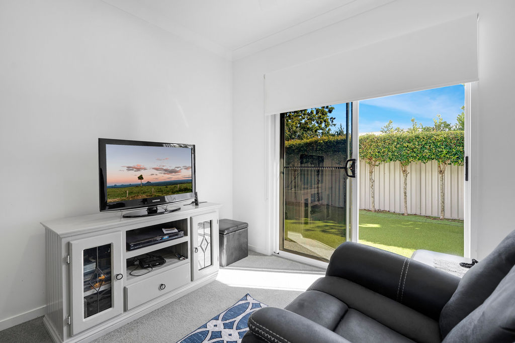 Beachmere Bay 14 Image 3