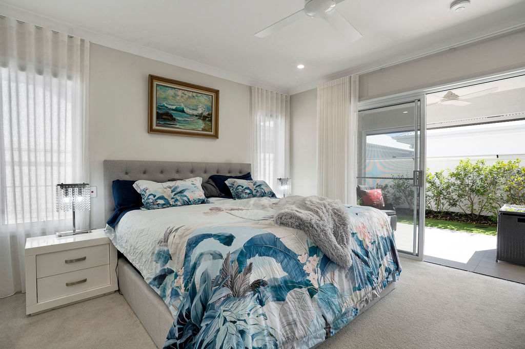 Beachmere Bay 210 Image 18