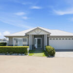 Beachmere Bay 212 Image 1