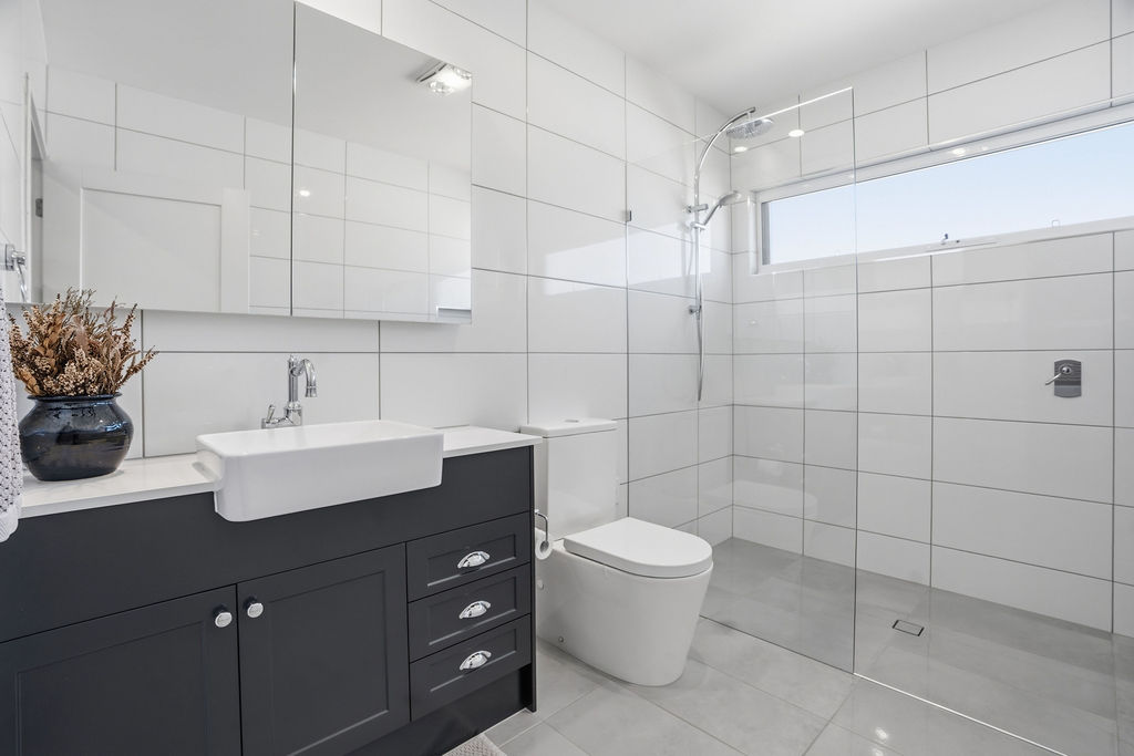 Beachmere Bay 212 Image 14