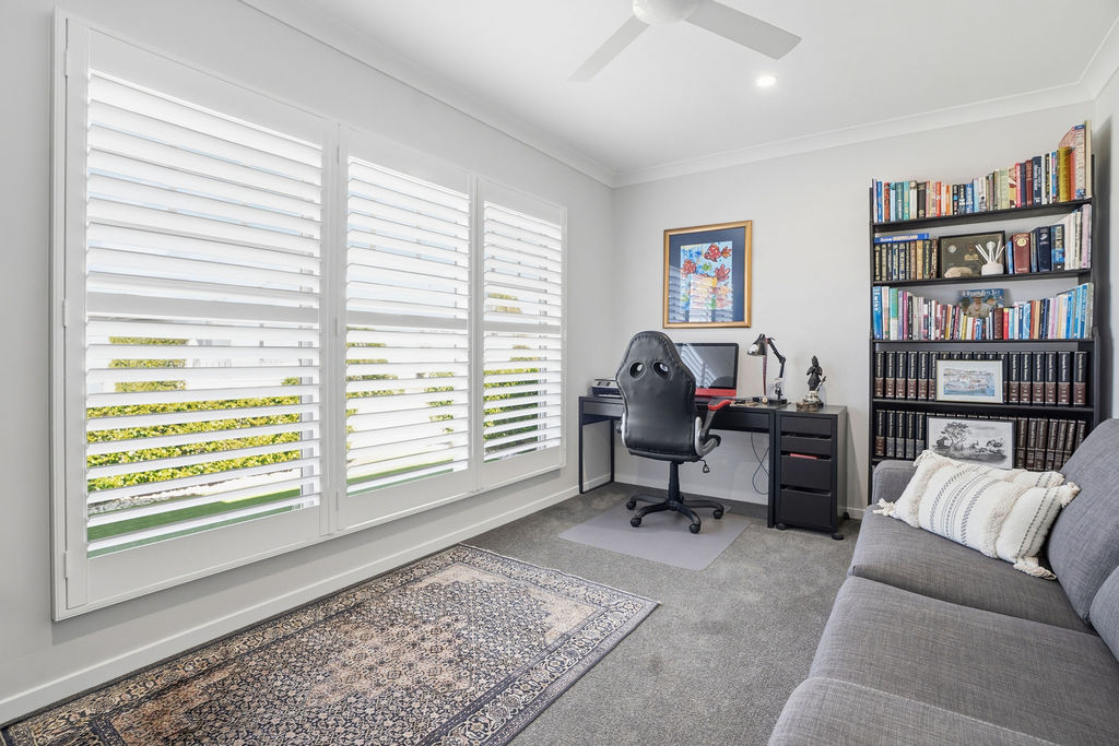 Beachmere Bay 212 Image 2