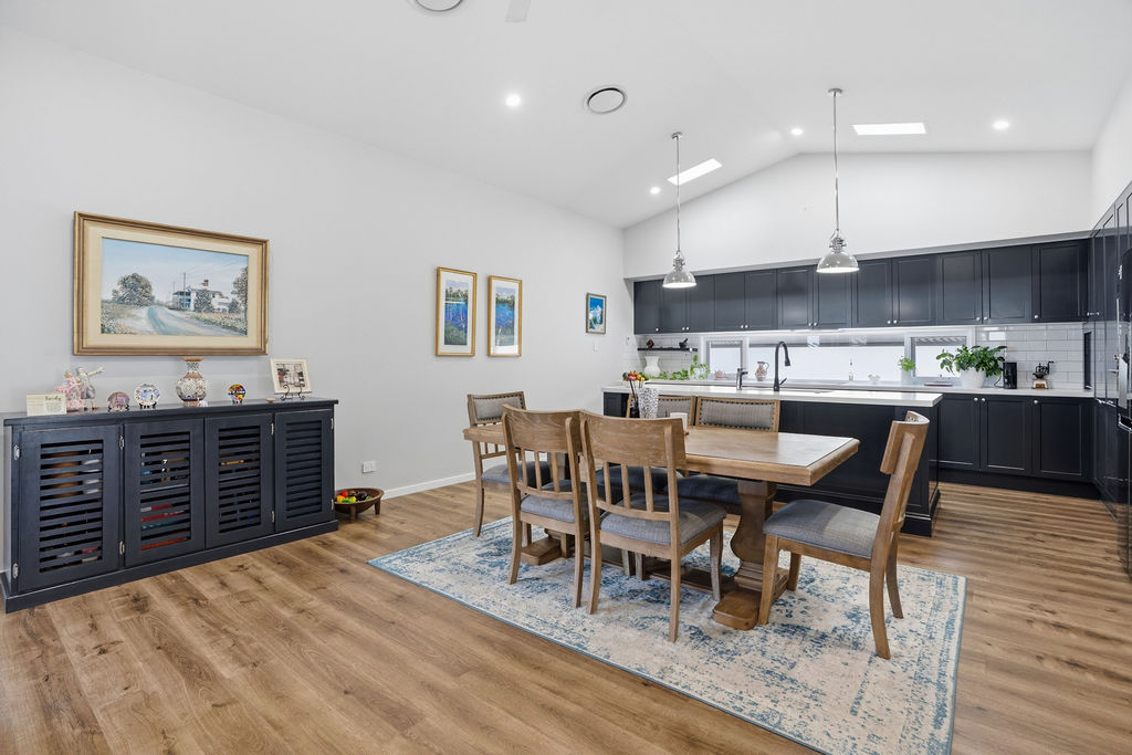 Beachmere Bay 212 Image 3