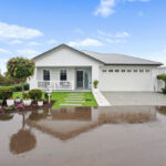 Beachmere Bay 220 Image 1