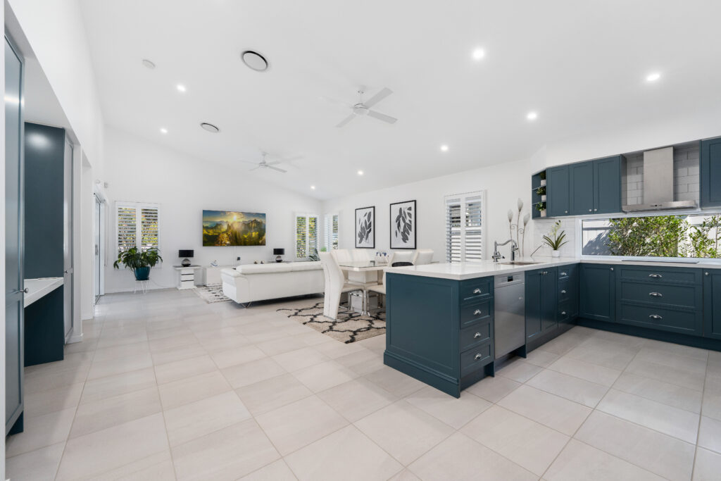 Beachmere Bay 279 Image 12