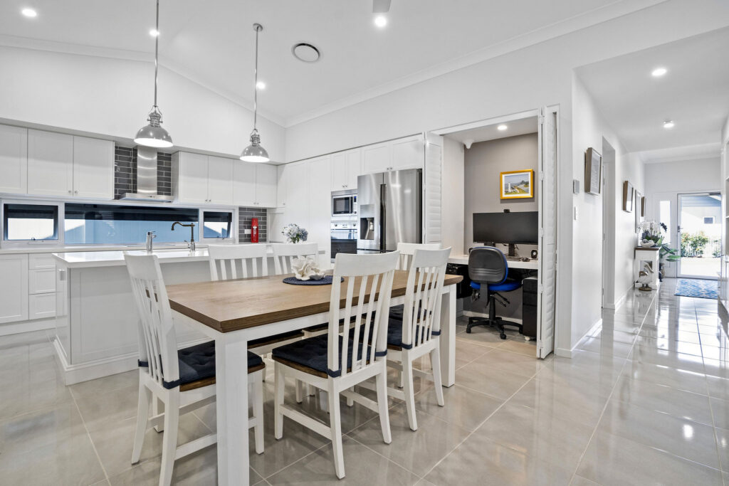 Beachmere Bay 50 Image 4