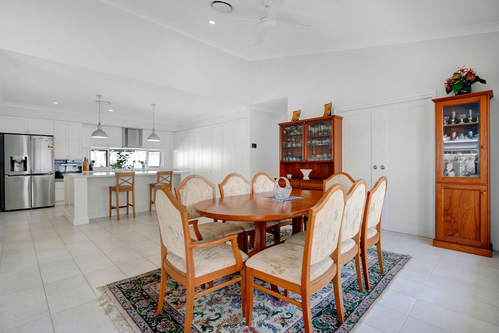 Beachmere Bay 63 Image 3