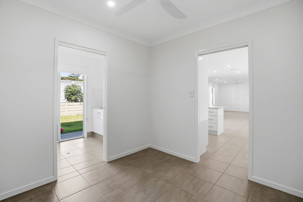 Beachmere Sands 129 Image 10