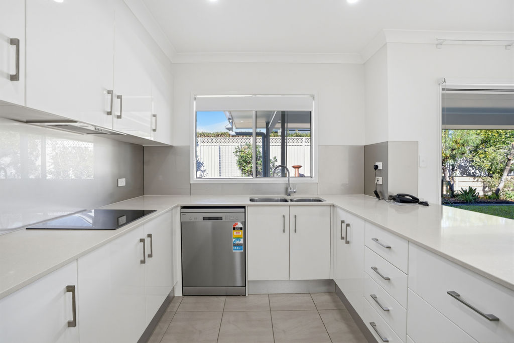 Beachmere Sands 129 Image 11
