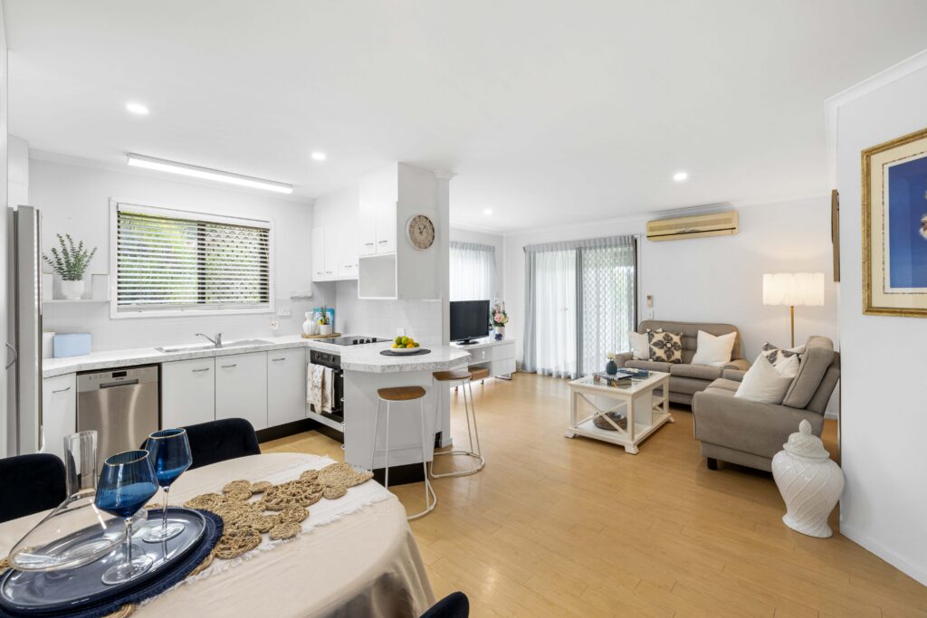 Bethania 18 Lake Court Image 4