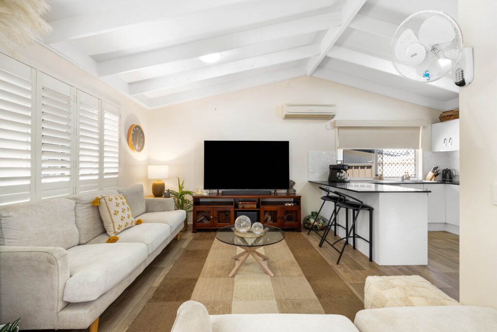 Bethania 2 Cocas Court Image 3