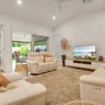 CAL 38 LIVING 1 Jules Ann Hedge