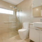 CAL 38 MAIN BATH Jules Ann Hedge