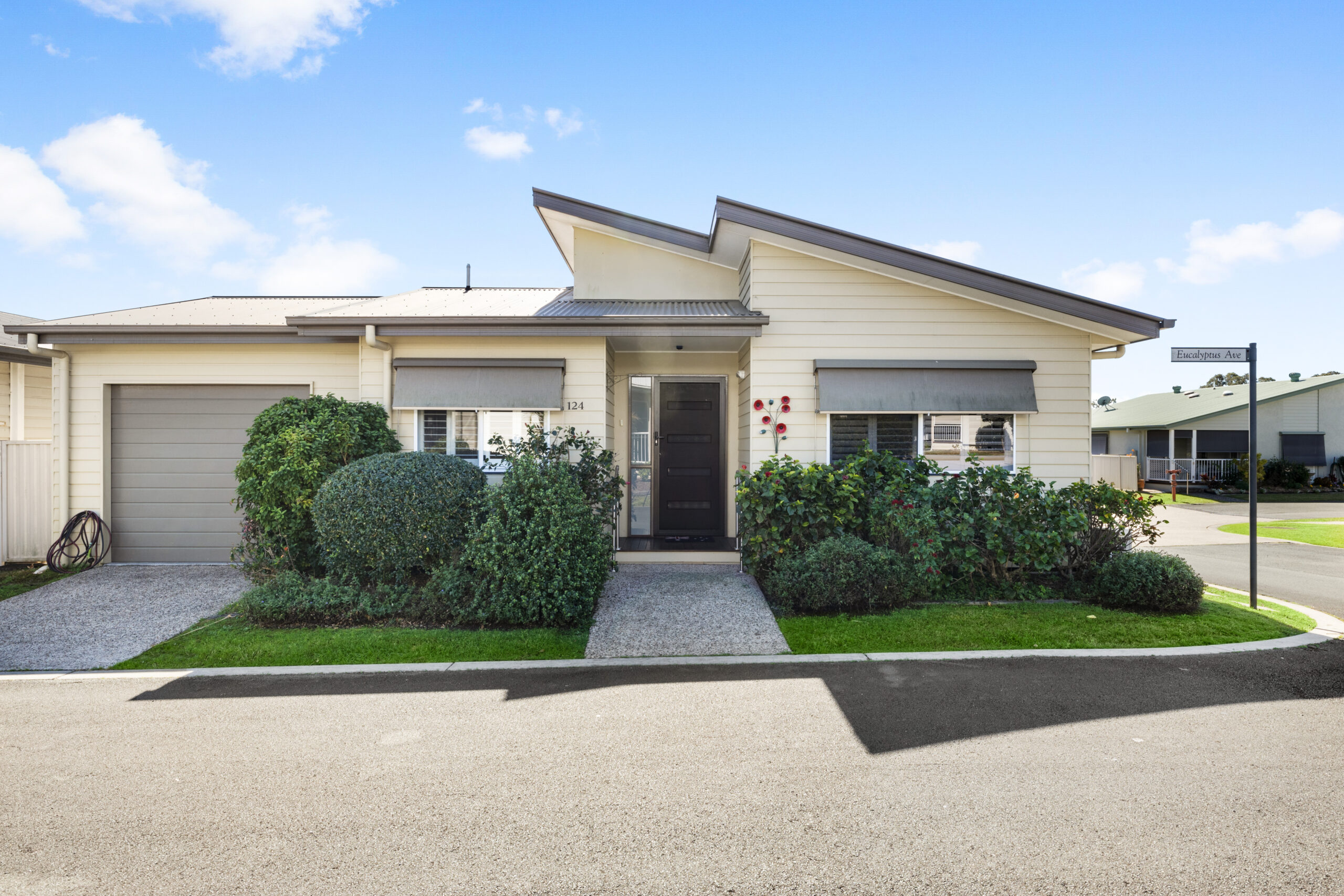 Eagleby Heights 124 Image 1