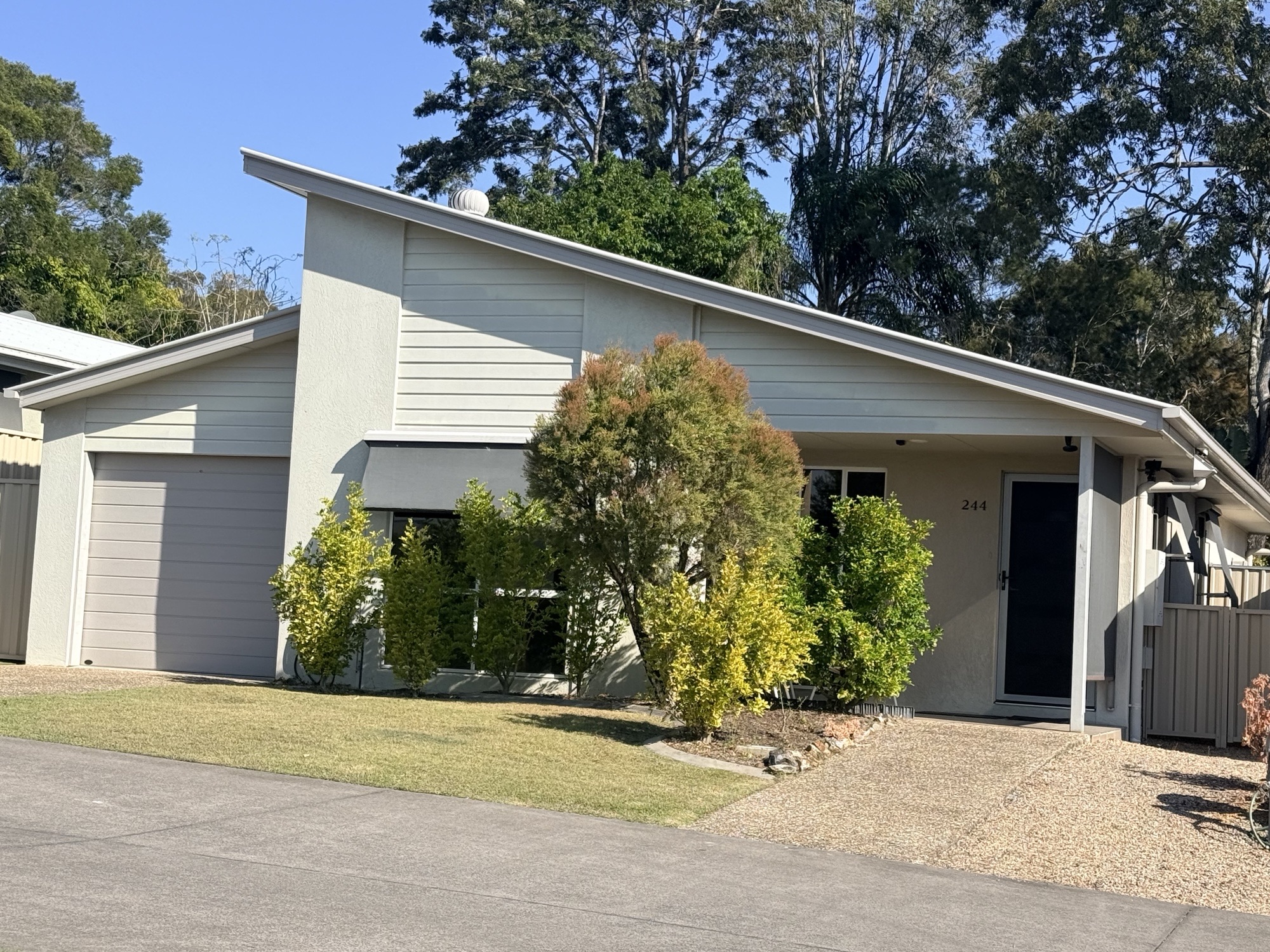 Eagleby Heights 244 Image 1