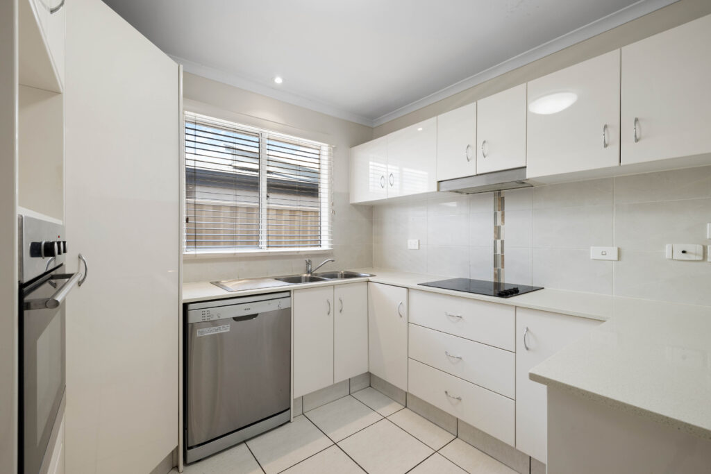 Eagleby Heights 379 Image 8