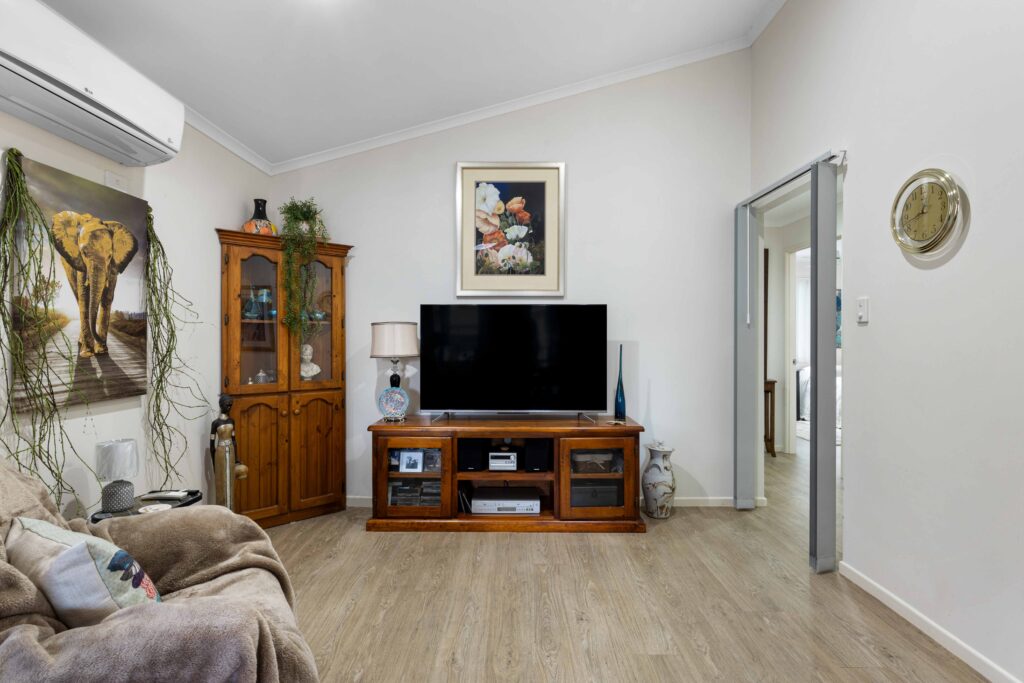 Eagleby Heights 38 Image 2