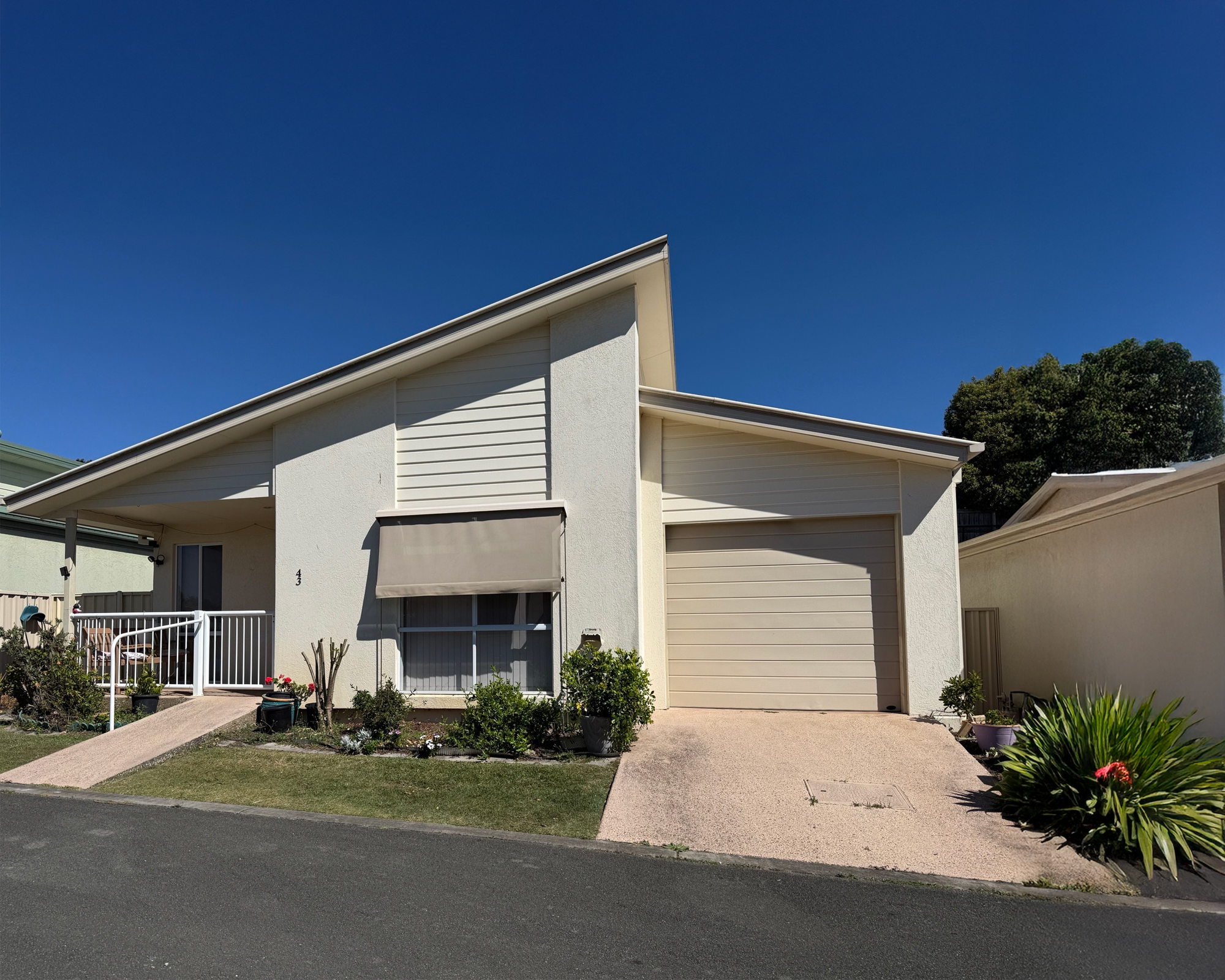 Eagleby Heights 43 Image 1 edit