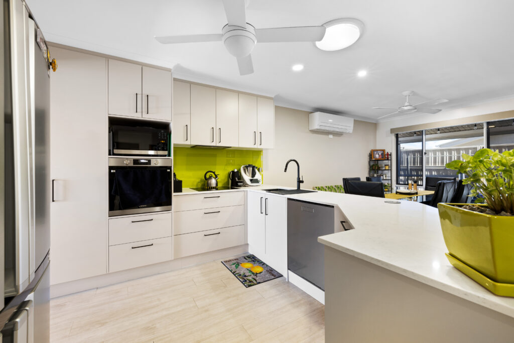 Eagleby Heights 92 Image 3
