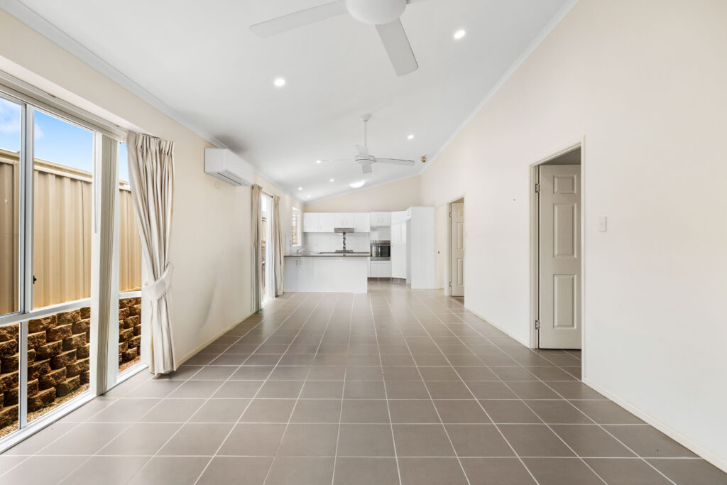 Eagleby Heights 94 Image 2