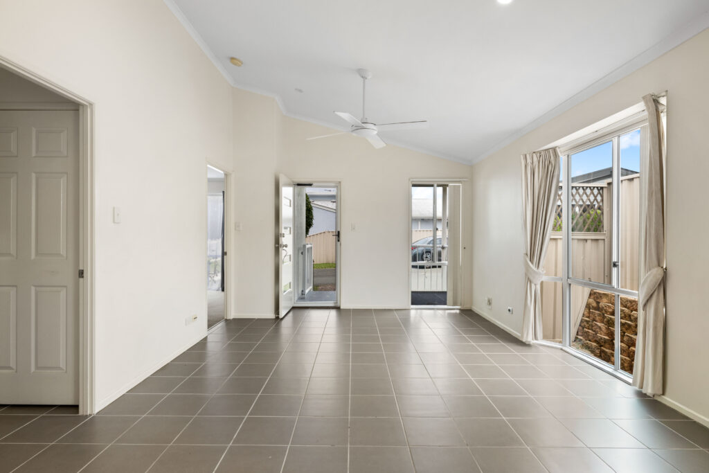 Eagleby Heights 94 Image 3