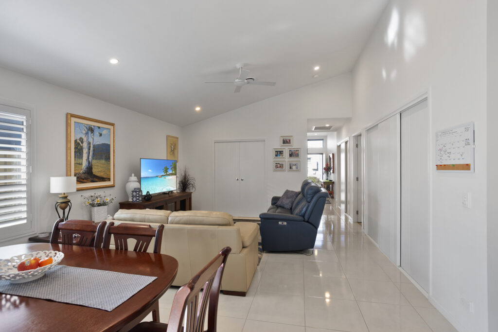 Fern Bay 252 Image 2
