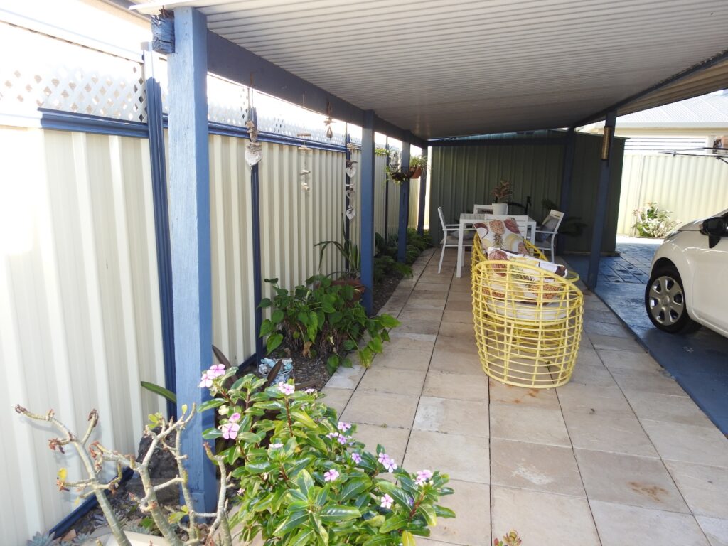 PLR Bethania 6 Lake Court Image 9