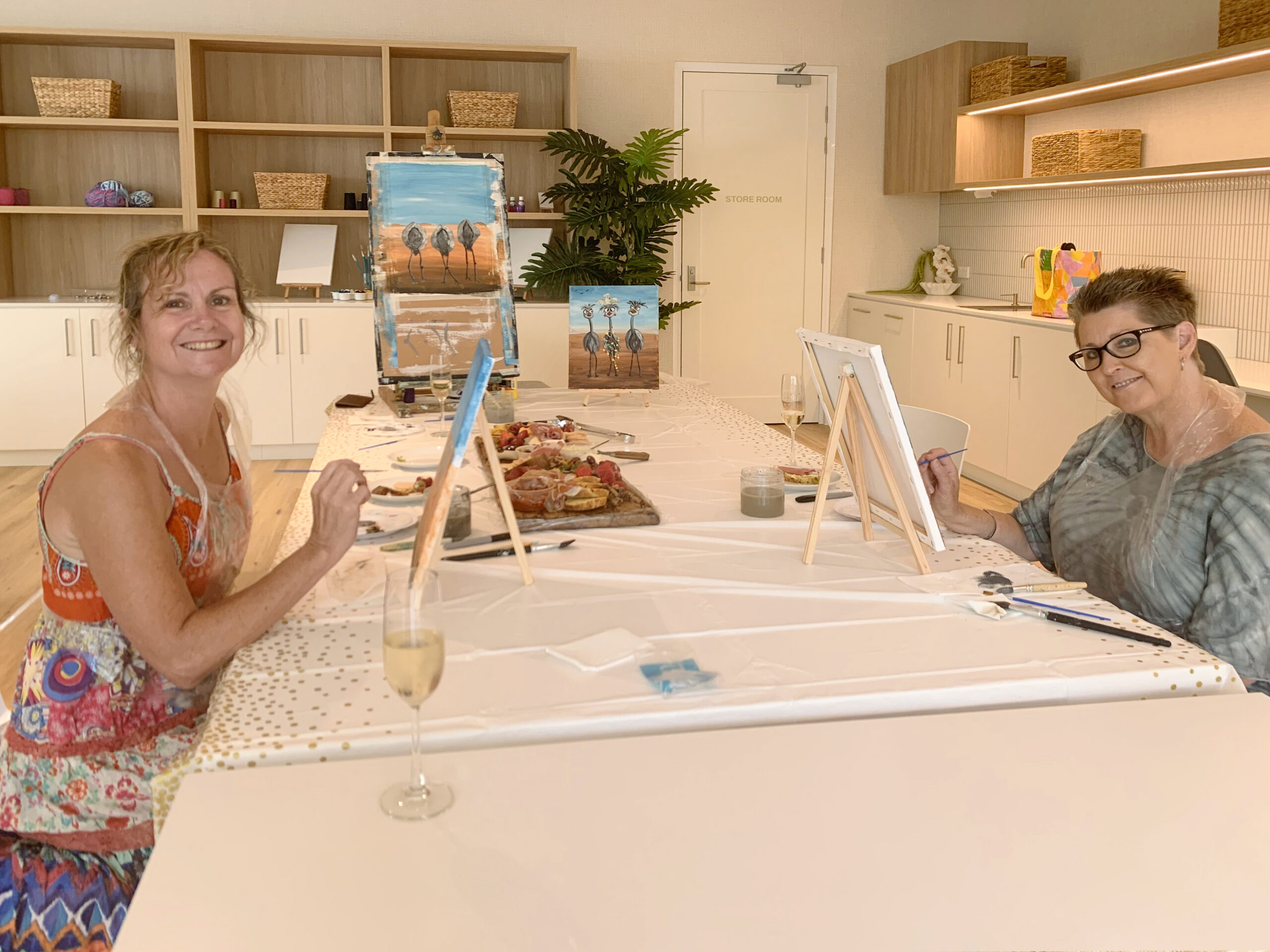 Palm Lake Resort Yamba Cove Brush and bubbles classes Palm Lake Resort Yamba Cove Brush and bubbles classes