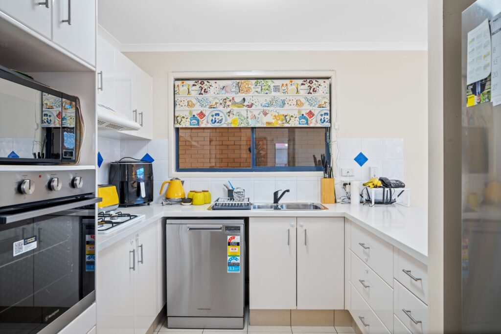 Waterford 182 Image 2 - Kitchen