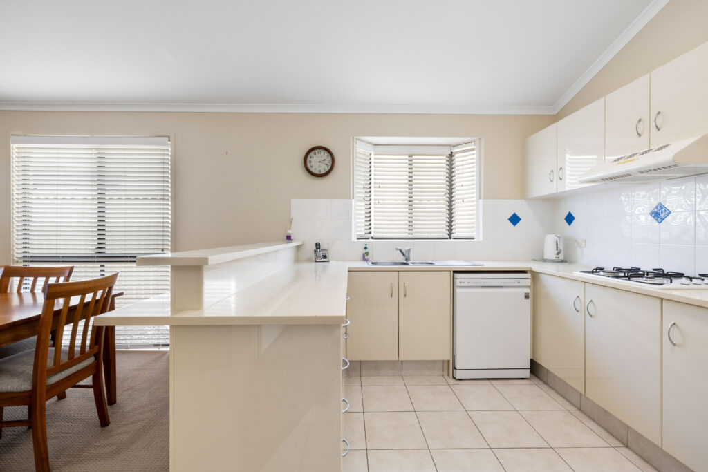 Waterford 186 Image 13