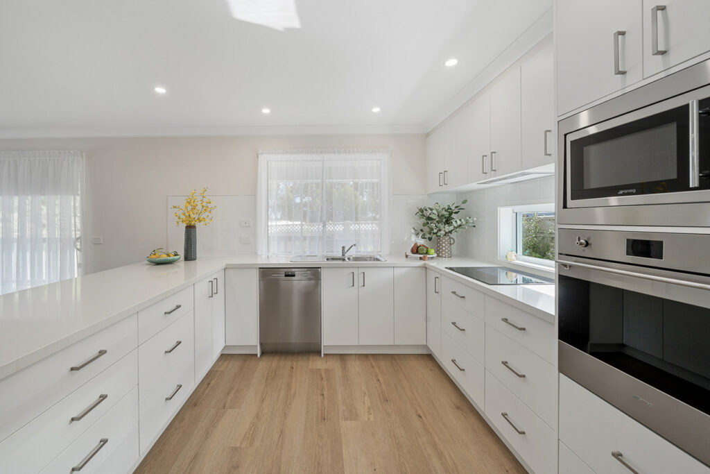 Willow Lodge 13 Braywood Drive Image 3