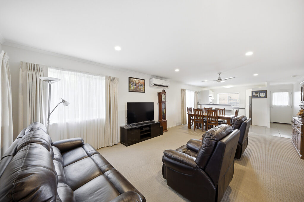 Willow Lodge 7 Matlock Court Image 4