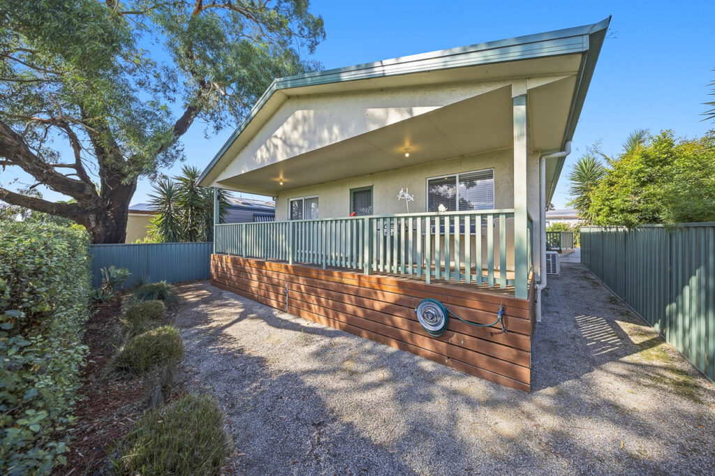 Willow Lodge 7 Matlock Court Image 6